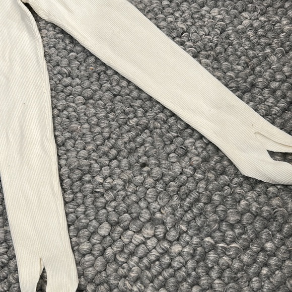 Zara Girls Ribbed Creme Leggings W Feet Holds - Picture 2 of 4